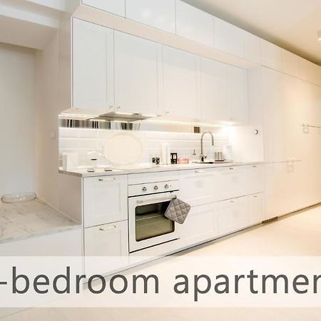 White Apartments With Ac By Kovee 布拉迪斯拉发 外观 照片