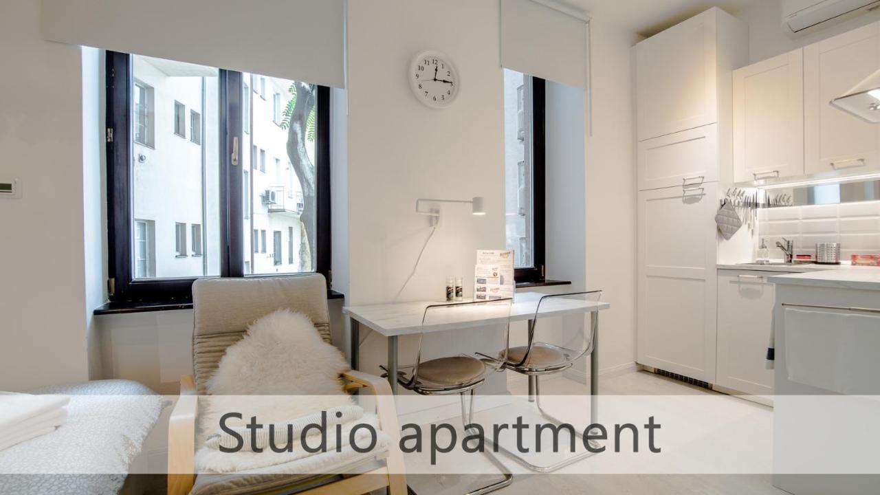 White Apartments With Ac By Kovee 布拉迪斯拉发 外观 照片