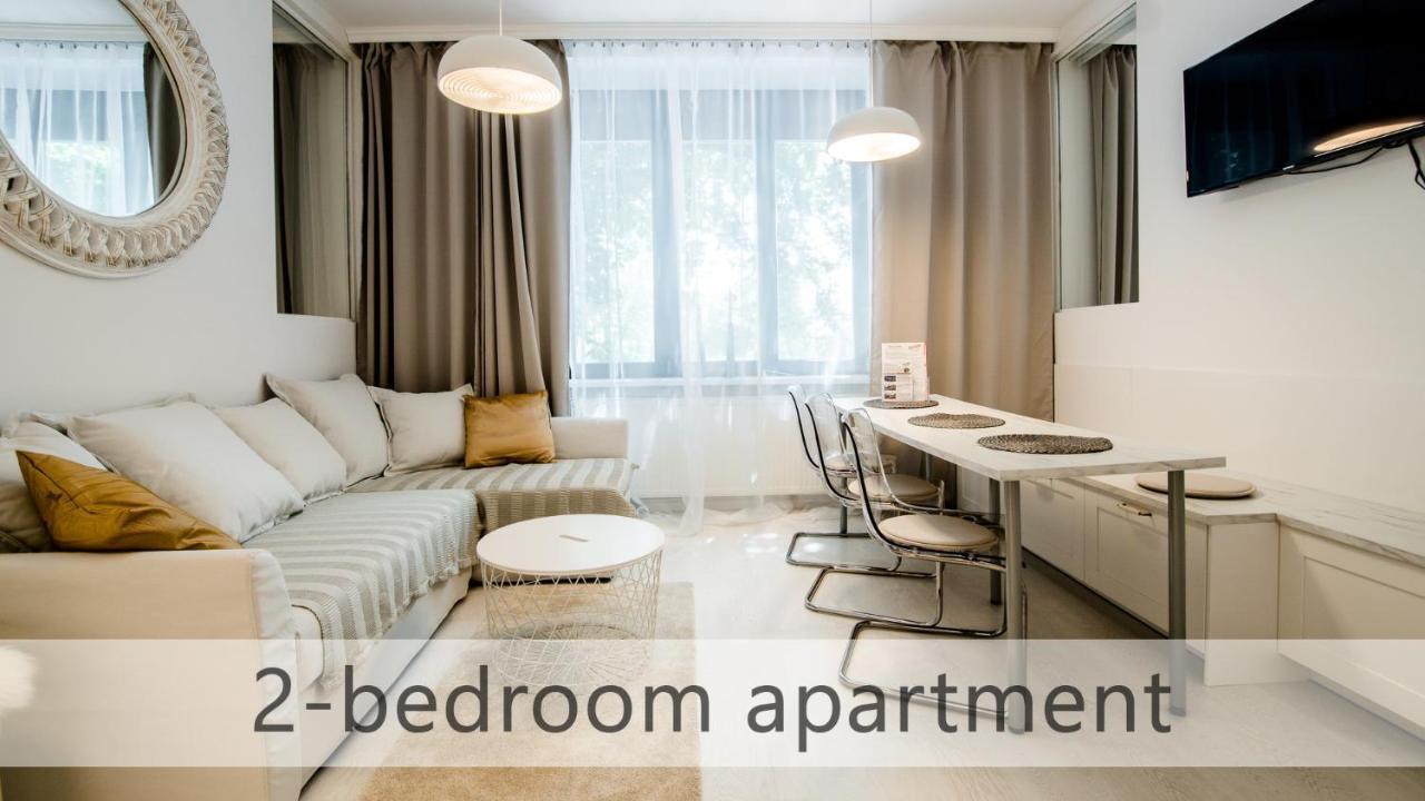White Apartments With Ac By Kovee 布拉迪斯拉发 外观 照片