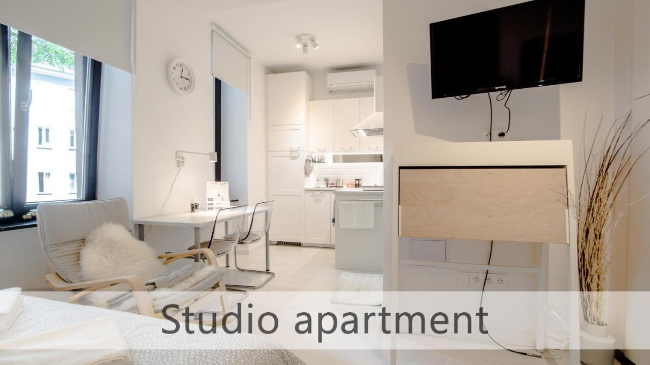 White Apartments With Ac By Kovee 布拉迪斯拉发 外观 照片